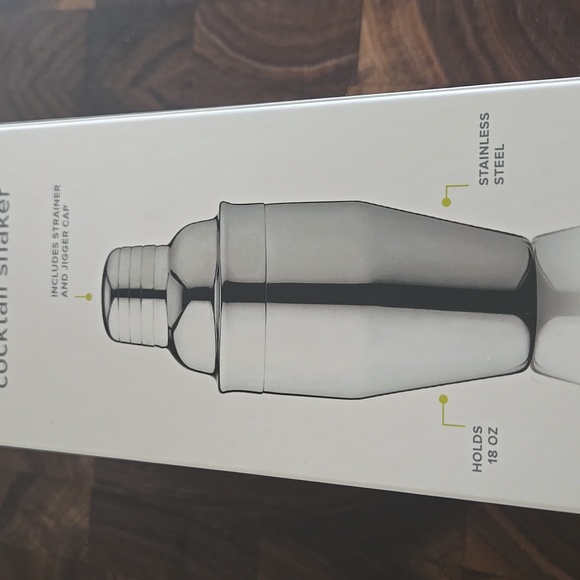 True stainless steel cocktail shaker with top 18 oz silver NEW in unopened box - Picture 5 of 6